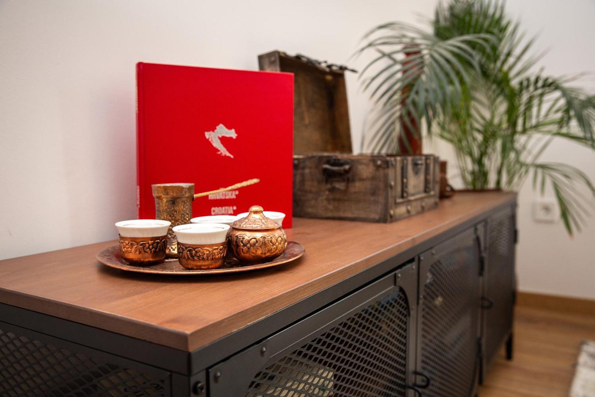 Dama Apartment *